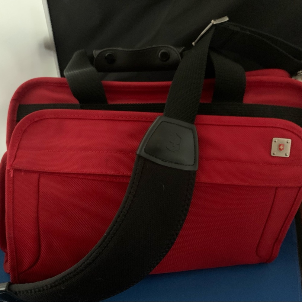 Victorinox Weekend Travel Bag, Red
